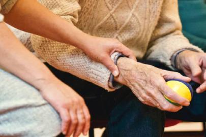 Türk bilim insanlarından Alzheimer'a karşı yeni ilaç çalışması