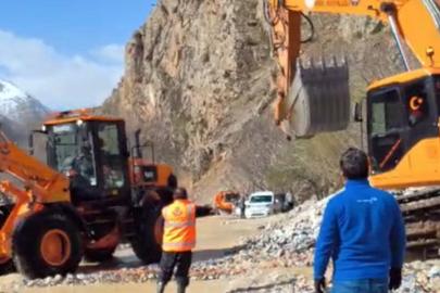 Van-Çatak kara yolu yeniden ulaşıma açıldı