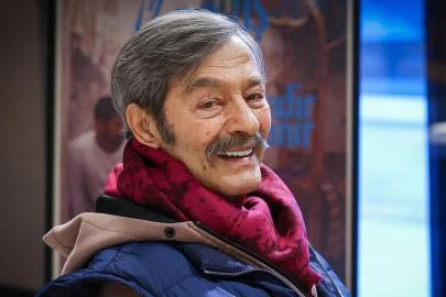 Yoğun bakımdaki Kadir İnanır: Beni buradan çıkarın