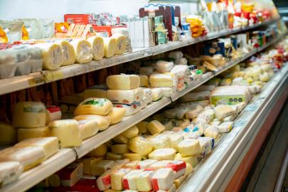 Her markette satılıyor, ünlü markanın peynirinde çıktığı iddia ediliyor. Listeria bakterisi nedir, belirtileri nelerdir?
