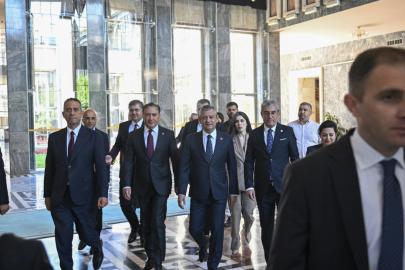 Yeni parti kuruluyor. "Milletvekilleri imza attı, alternatif isim belli oldu"
