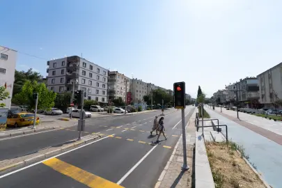 2 milyar liralık yatırımla İzmir yolları yenileniyor... 120 noktada çalışmalar tamamlandı