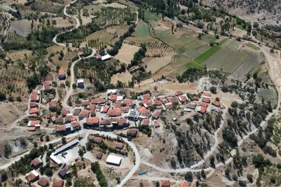 Demirci’de ulaşımı güçlendiren 45 kilometrelik çalışma