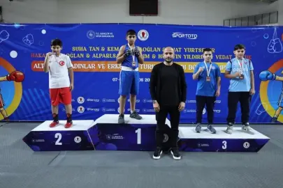 Düzceli Ömer Asaf boksta Türkiye ikincisi oldu