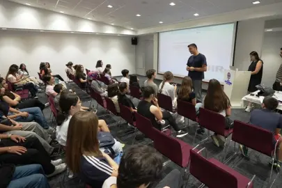 Gençler Denizli Büyükşehir ile dünyaya açıldı