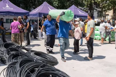 İzmir Büyükşehir’den domates ve çilek üreticisine iklim zırhı