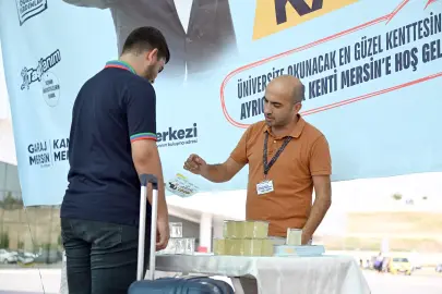 Mersin otogarında üniversitelilere karşılama