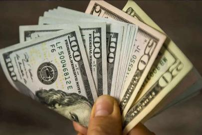 Dolar iki haftanın zirvesine yakın