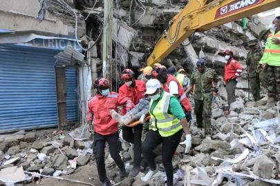 Kenya'da çöken binanın enkazından bir hafta sonra ilk cansız beden çıkarıldı