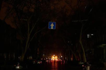 Kiev'in yarısı elektriksiz kaldı: Metro seferleri ve yer üstü elektrikli toplu taşıma araçları durdu