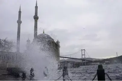 Meteoroloji’den kuvvetli yağış ve fırtına uyarısı! Ege ve Marmara’da dikkat!