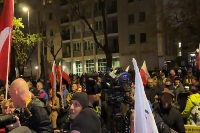 Polonya Anayasa Mahkemesi Başkanı’nın görevden uzaklaştırılması protestolara yol açtı